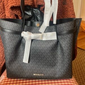 Michael Kors tote bag